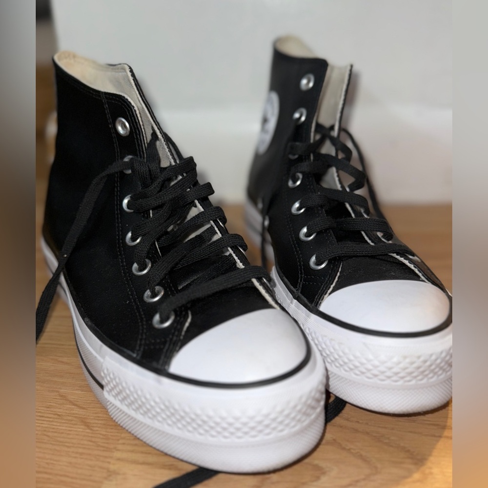 Converse Chuck Taylor All Star Black Leather High Tops – Size W9 - Picture 5 of 5